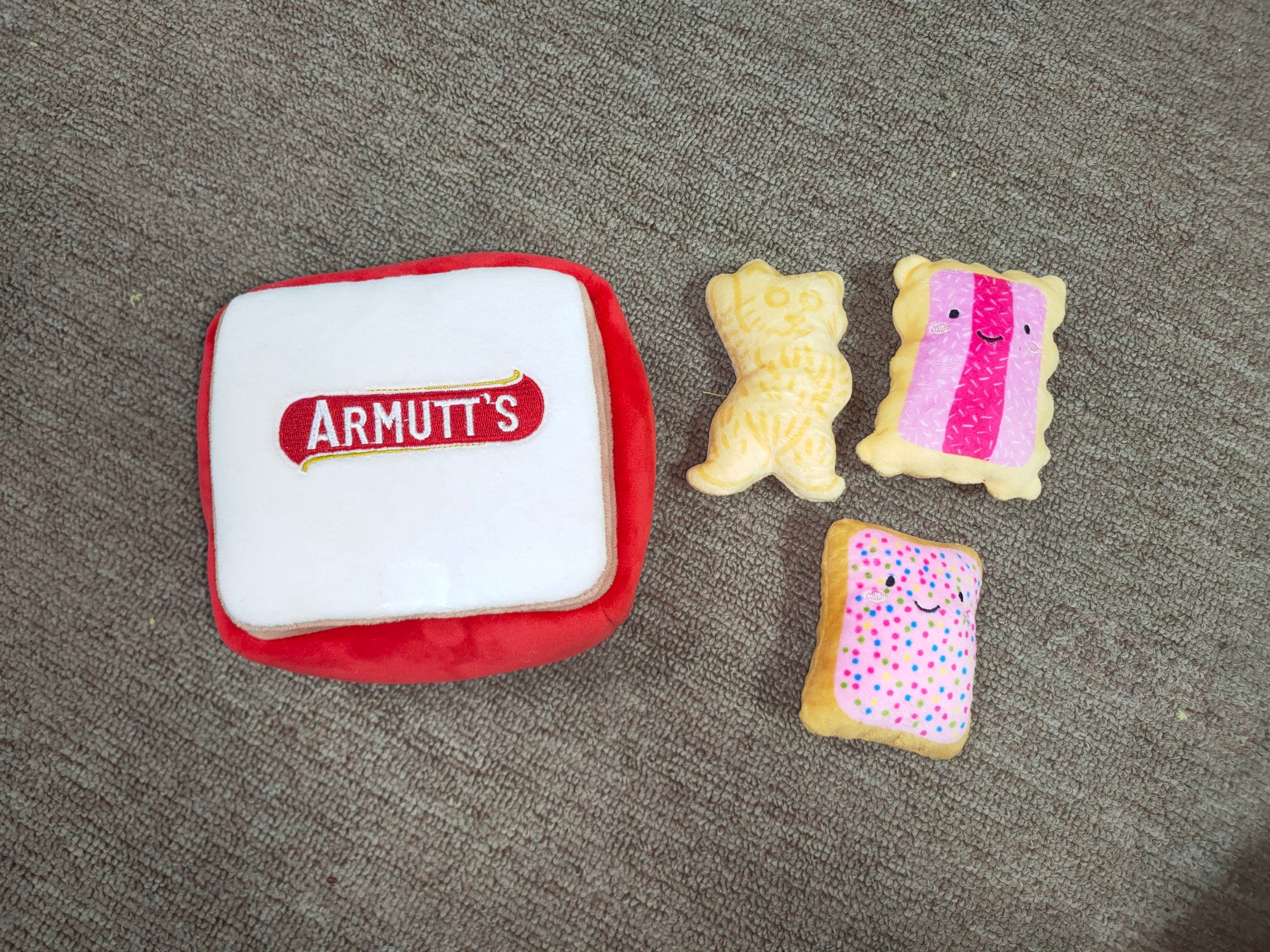 TWOMOODLES BURROW TOY - ARMUTTS BISCUITS